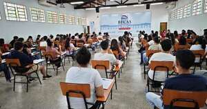 La Nación / De 11.000 jóvenes, 4.600 superaron los exámenes
