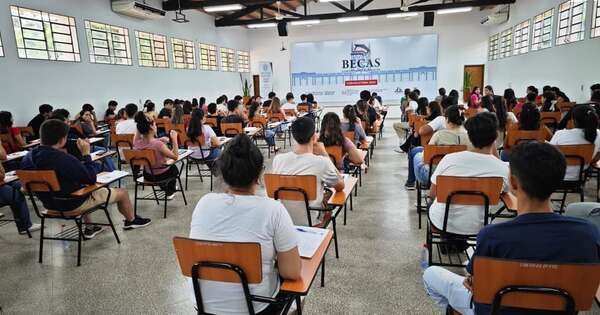 La Nación / De 11.000 jóvenes, 4.600 superaron los exámenes