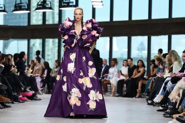 Colección de Carolina Herrera transforma el poder en belleza - Estilo de vida - ABC Color