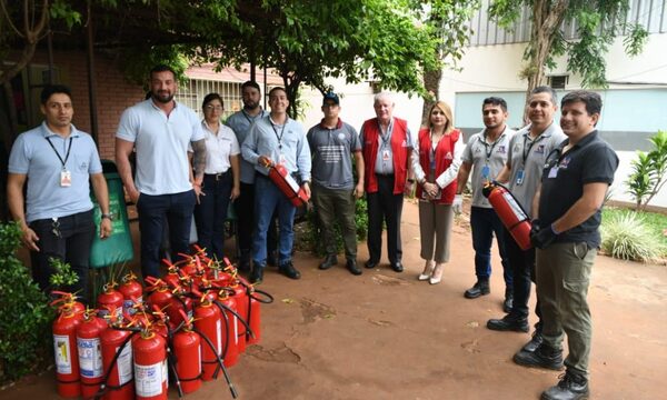 Hospital Regional de Ciudad del Este renovó lote de extintores