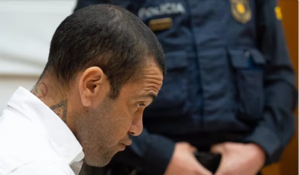Dani Alves está “deprimido” y activan protocolo para evitar posible suicidio
