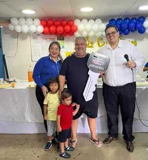 Supermercado Arca celebró su sexto aniversario con sorteo de grandes premios - Radio Imperio 106.7 FM