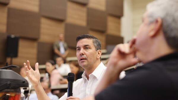 Sincericidio: Santi les dice a sus ministros que "no hay plata"