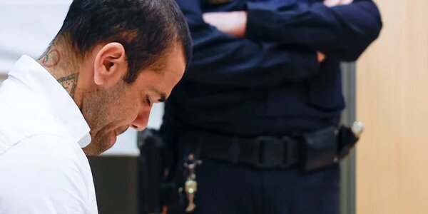 Activaron el protocolo por riesgo de suicidio por el estado de Dani Alves tras el juicio