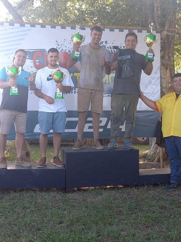 Héctor Martínez-Carlucho King brillaron en el Nacional de 4x4