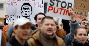 La Nación / Más de 150 manifestantes por muerte de Navalni van presos en varias ciudades rusas