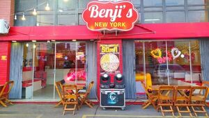 En Benji's todo se agranda: hay hamburguesa corrida y pizzas de 16 porciones