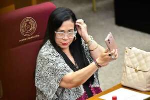 Amenazan a Celeste Amarilla con “aplicar el reglamento” - Política - ABC Color