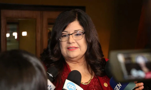La ministra de la Corte Carolina Llanes postea en redes llamativo mensaje en medio de crisis institucional