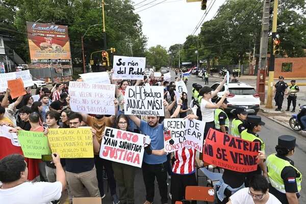 Amplio repudio al golpe perpetrado por el cartismo contra la democracia - Política - ABC Color