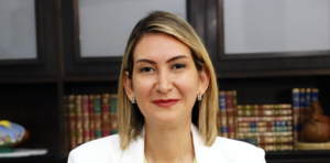 Ministra de Trabajo encabeza participaci贸n en debate sobre pol铆ticas salariales en la OIT - Revista PLUS