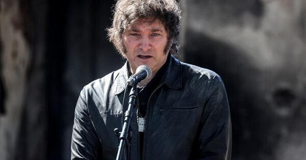 La Nación / Milei acusa a “casta” política tras estudio sobre pobreza