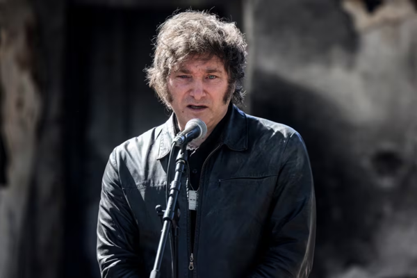 Milei acusa a “casta” política tras estudio sobre pobreza