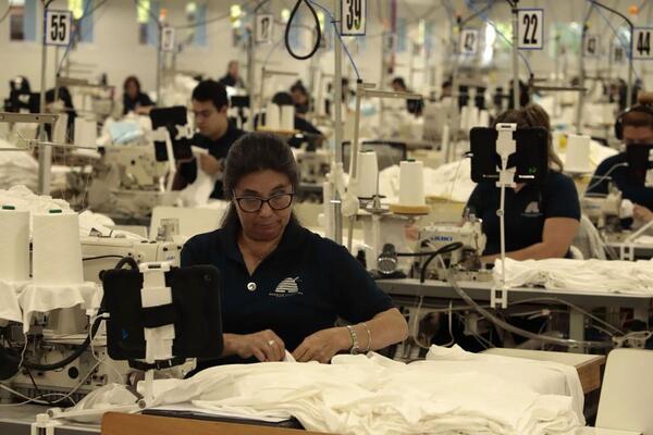 El presidente inaugura planta textil de los mormones - La Tribuna