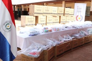 Ministro de Educación defiende kits escolares: “Se entrega lo básico para el año” - Unicanal