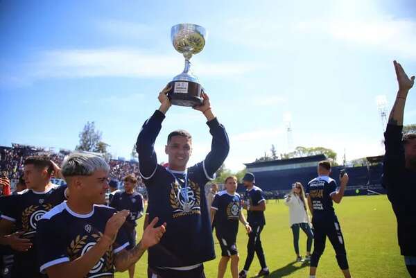 Alex Arce y el emotivo adiós de Independiente Rivadavia - Fútbol Internacional - ABC Color
