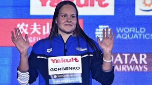 Nadadora israelí gana medalla y es abucheada en Qatar