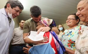 Visita sorpresa: Presidente se compromete a realizar mejoras edilicias al Hospital Nacional de Itauguá - .::Agencia IP::.