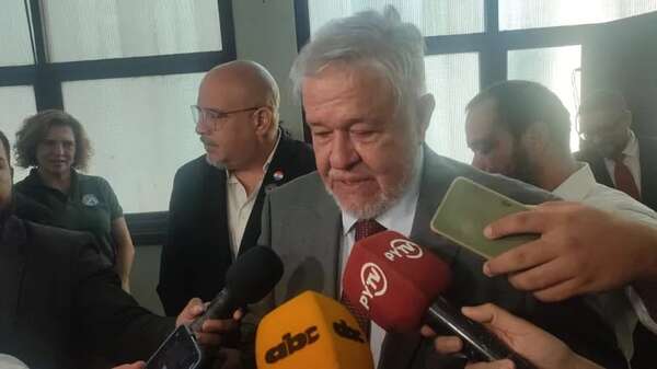 Presidente de IPS dice que puso a consideración de Fiscalía informe sobre supuesta mala administración en gestión anterior - Nacionales - ABC Color
