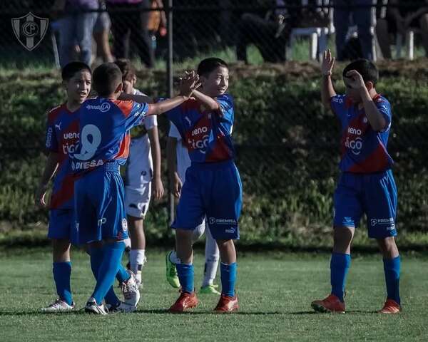 Formativas: arranque de la nueva categoría con 27 goles - Fútbol - ABC Color