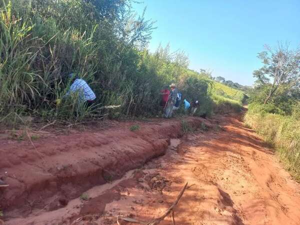 Deplorable estado de los caminos vecinales generan quejas de vecinos en San Juan Nepomuceno - Nacionales - ABC Color