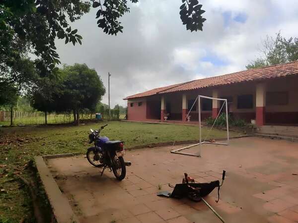 Intensifican campaña de limpieza en escuela de Ypacaraí - Nacionales - ABC Color