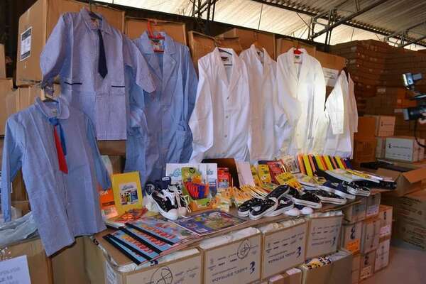 Video: así es el kit escolar de Formosa que hasta incluye uniformes - Mundo - ABC Color