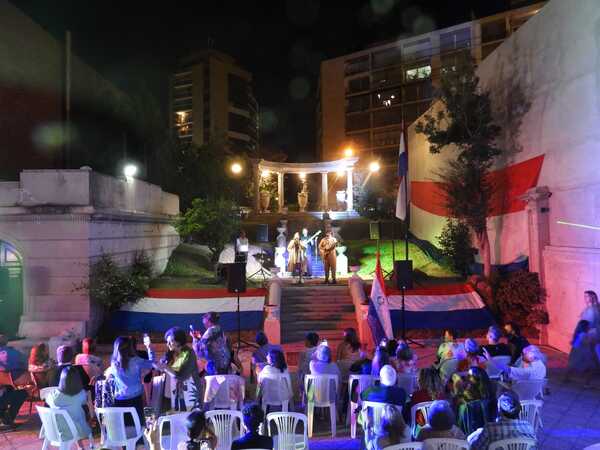 Uruguayos y colectividad paraguaya disfrutaron de comidas típicas y de la música de Purahei Soul - .::Agencia IP::.