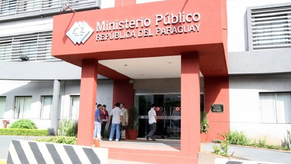 Piden prisión de imputado por apuñalar a hija de su expareja