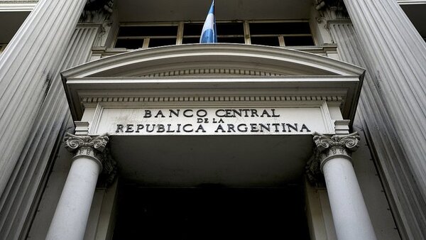 Argentina logró en dos meses superávit fiscal luego de 12 años