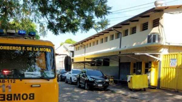 Tres trabajadores siguen graves tras fuga de amoníaco en fábrica de embutidos