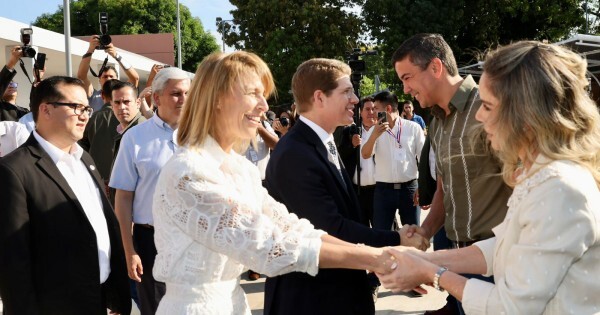 Peña inaugura una fábrica textil de los mormones y hace otro guiño a grupos ultraconservadores