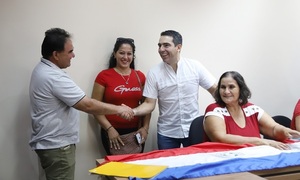 Marcelo Soto recibió a docentes tras manifestación frente a la Gobernación del Caaguazú