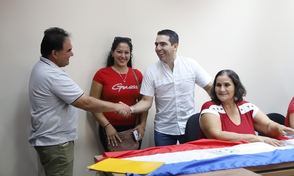 Marcelo Soto recibió a docentes tras manifestación frente a la Gobernación del Caaguazú