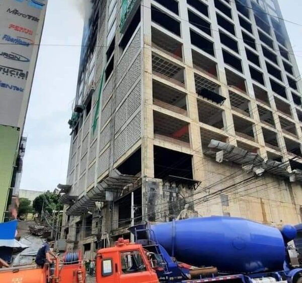 ANDE verifica edificio de Flytec y constata irregularidades
