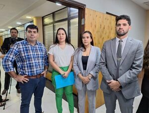 Oposición y disidencia colorada buscan crear un frente democrático · Radio Monumental 1080 AM