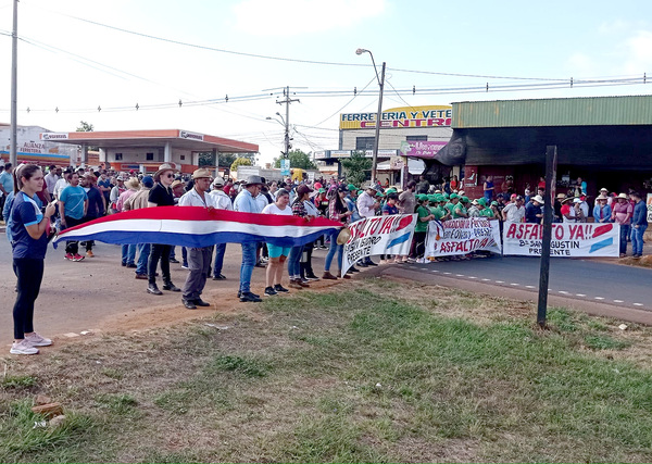 Pobladores de San Cristóbal y O’Leary se movilizaron para exigir ruta de todo tiempo - La Clave