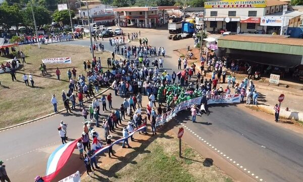Pobladores de Juan E. O´Leary y San Cristóbal protestan para exigir al MOPC asfaltar ruta D065 – Diario TNPRESS