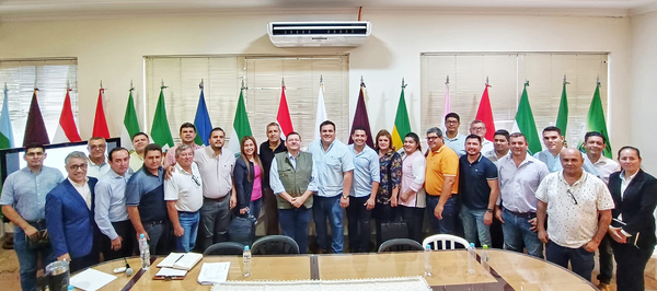 Establecen alianza para entregar 500 títulos en el departamento de Guairá - .::Agencia IP::.