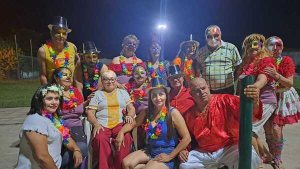 Abuelas se juntaron, bailaron y sambaron por carnaval