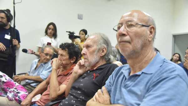 Víctima niega haber confundido a ex comisario stronista: “Tenemos grabado su rostro”