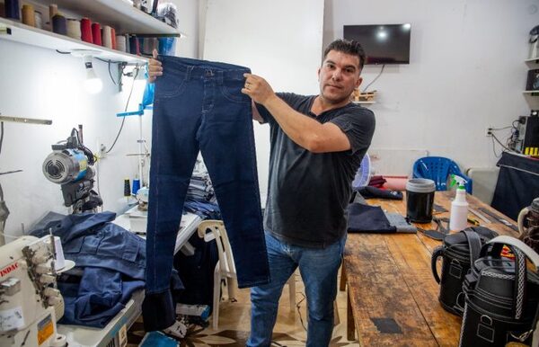 Interno se destaca por la calidad en la confección de pantalones y bolsos de jeans