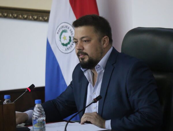 Colym Soroka justifica su voto contra Kattya González: “Cosechó lo que sembró” · Radio Monumental 1080 AM