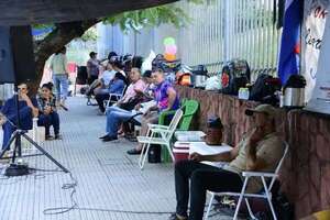 Con manifestación frente al Ministerio de Salud, exigen culminación de hospital en Yataity del Norte - Nacionales - ABC Color