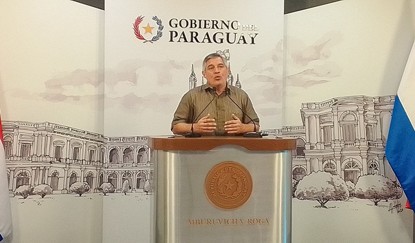 “No faltarán cuadernos ni libros en los kits escolares”, según ministro