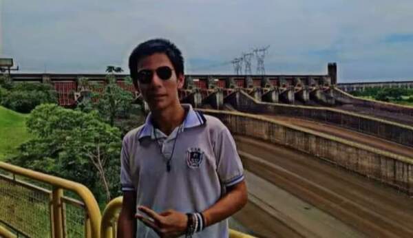 Asesinan a un joven de 16 años cuando iba al colegio | 1000 Noticias