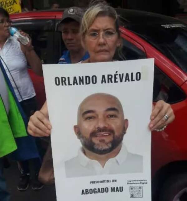 “Corruptour” se instaló frente al Jurado de Enjuiciamiento de Magistrados y denuncian amedrentamiento - Política - ABC Color