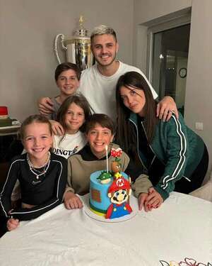 Wanda Nara y su doble festejo familiar - Gente - ABC Color