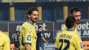 Sergio Díaz se bautiza como goleador en Grecia