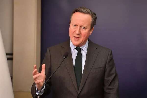 El Gobierno de Milei dice irónicamente a Cameron que aprecia su visita a Argentina   - Mundo - ABC Color